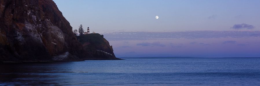 capedislighthousemoonoverthecolumbiawpn-017