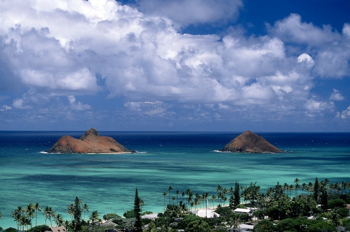 A view of Oahu, Lanikai and the Mouku Lua Islands in Hawaii