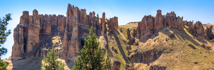 Stunning Cliffs Panorama, Clarno Unit, John Day Fossil Beds, Ore
