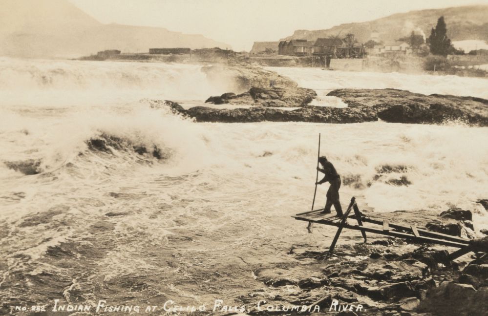 1929  Fishing Celilo Falls Colum